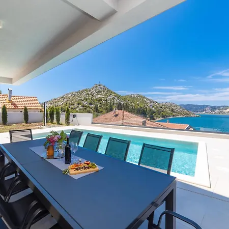 Villa Familiy Navis With Heated Pool Rogotin