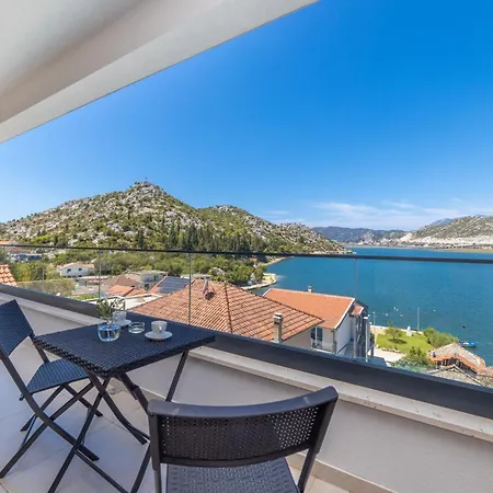 Villa Familiy Navis With Heated Pool Rogotin