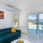 Familiy Navis With Heated Pool * Rogotin