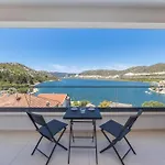 Βίλα Familiy Navis With Heated Pool