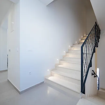 Villa Familiy Navis With Heated Pool