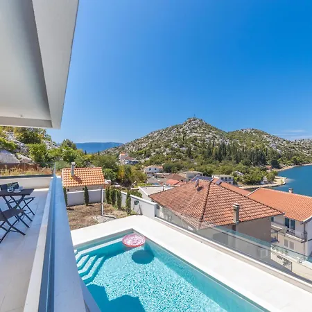 Βίλα Familiy Navis With Heated Pool *