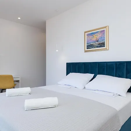 Familiy Navis With Heated Pool