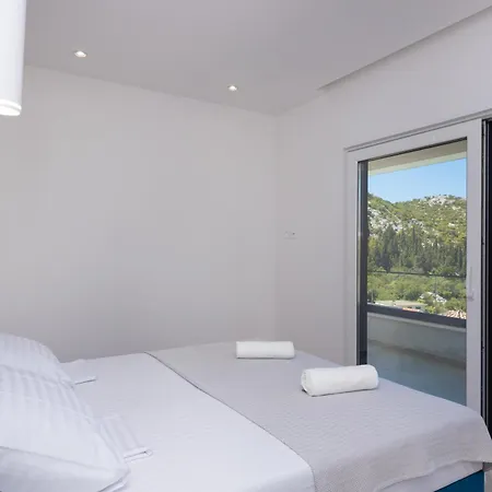 Villa Familiy Navis With Heated Pool *