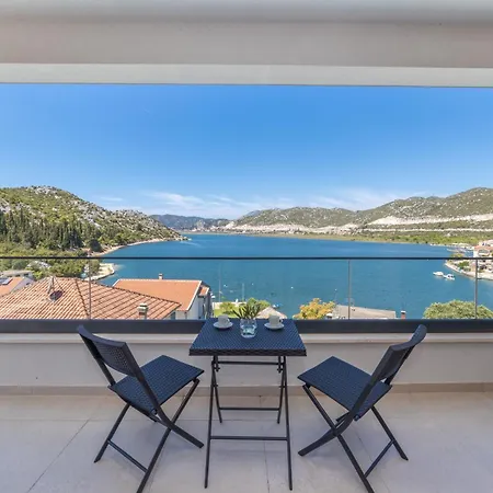 Villa Familiy Navis With Heated Pool