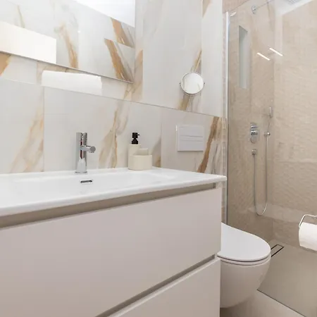 Villa Familiy Navis With Heated Pool Rogotin