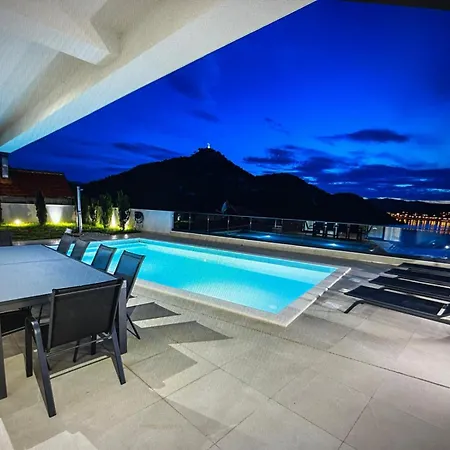 Villa Familiy Navis With Heated Pool *