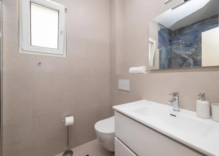 וילה Familiy Navis With Heated Pool Rogotin