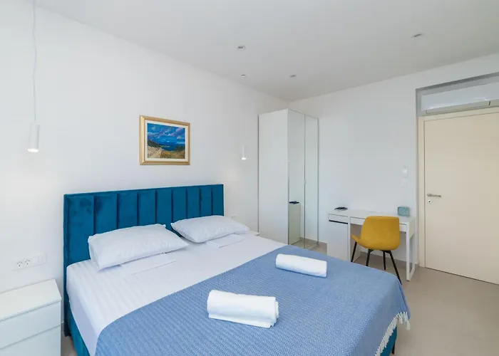 וילה Familiy Navis With Heated Pool Rogotin