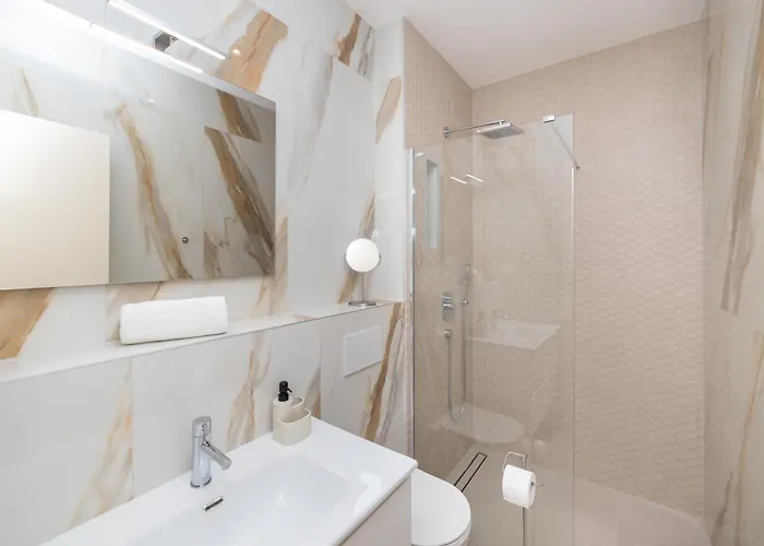 Familiy Navis With Heated Pool Rogotin