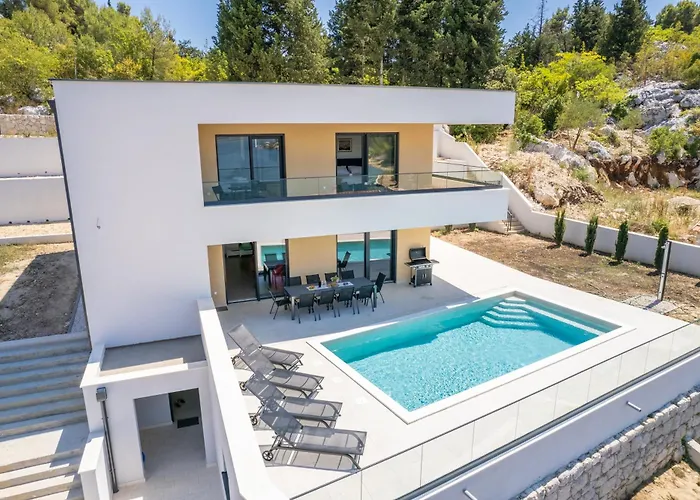 וילה Familiy Navis With Heated Pool