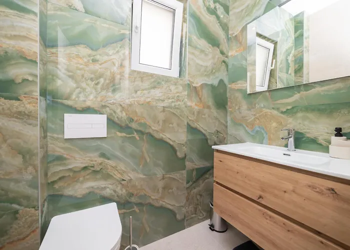 Familiy Navis With Heated Pool וילה Rogotin