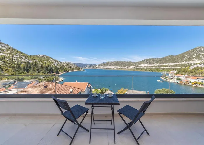 וילה Familiy Navis With Heated Pool