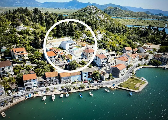 Familiy Navis With Heated Pool